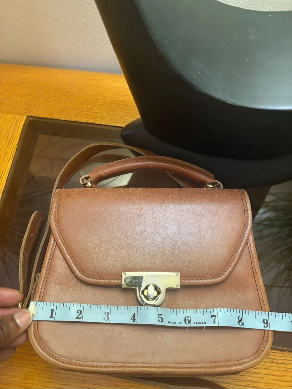 Unbranded brown leather handle crossbody bag
